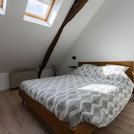 Casa de Férias Gite Confort Pour 4 Avec Jardin Commun Et Parking Prive, Pres De Valenciennes - Fr-1-510-193 *