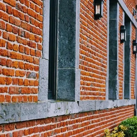 Casa de Férias Gite Confort Pour 4 Avec Jardin Commun Et Parking Prive, Pres De Valenciennes - Fr-1-510-193
